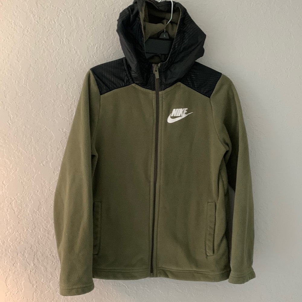Nice Nike fleece!  Size medium
